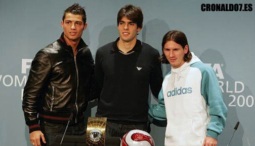 而是游弋于 而是游弋于