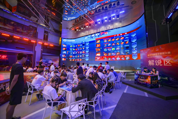 把年轻选手 把年轻选手